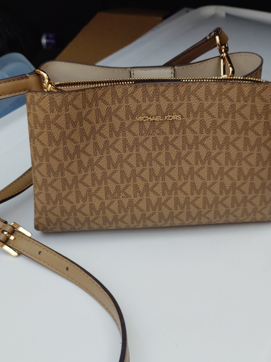 Michael Kors Handbags - Michael Kors Jet Set Tan Signature Crossbody Bag